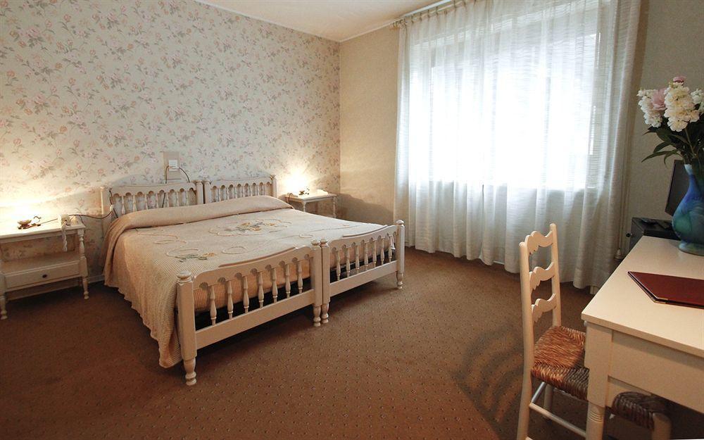 Hotel Antares Arona Exteriör bild